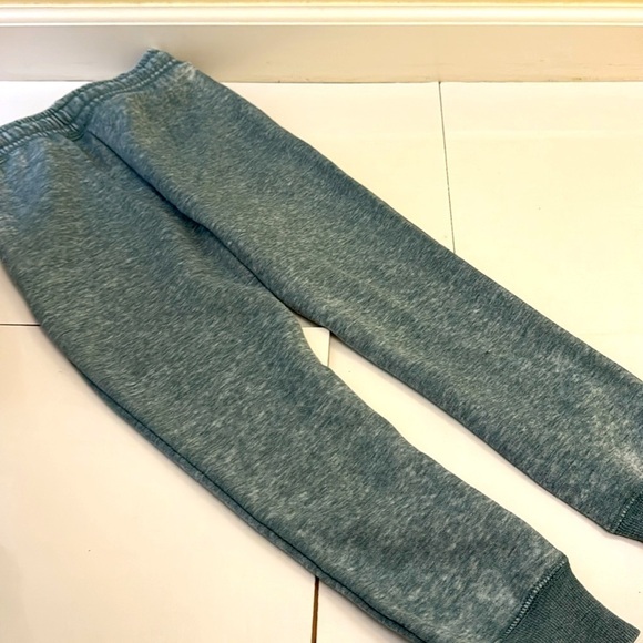 Luxurious fleece joggers. Military green. Old Town San Diego. Fits size 6-7. NWT - Picture 5 of 7